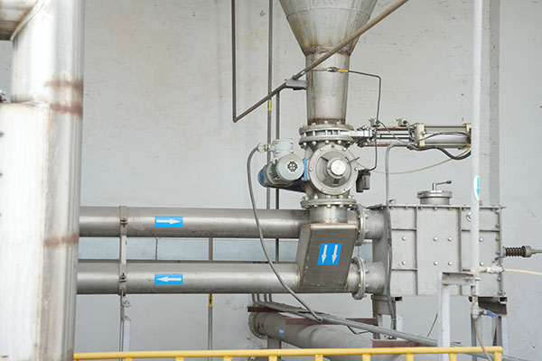 Skladovací nádrže na suroviny